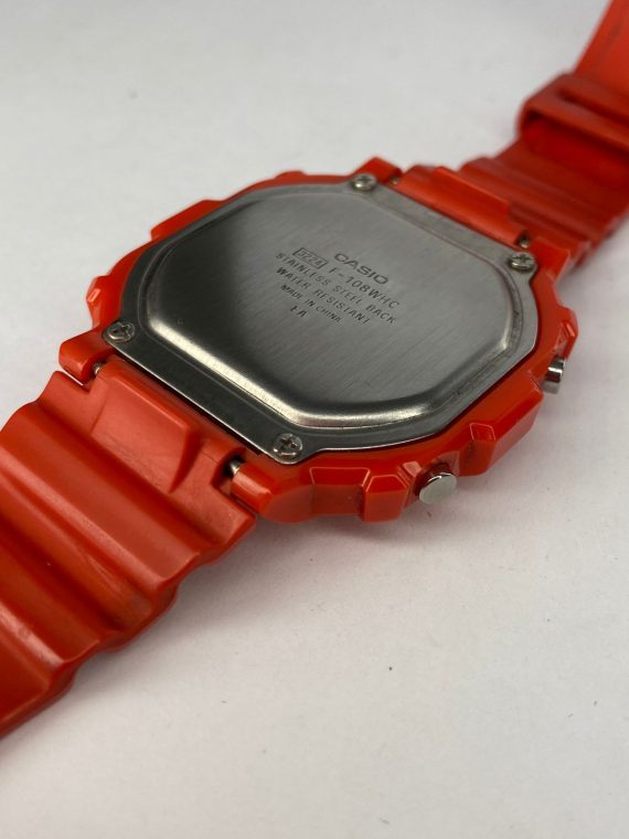 Casio F-108WHC: Un Clásico Moderno y Deportivo 43mm - Imagen 2
