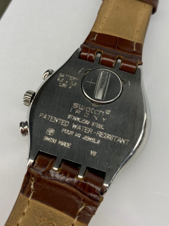 Swatch Irony Chrono: Elegancia Deportiva con un Toque Clásico - Imagen 6