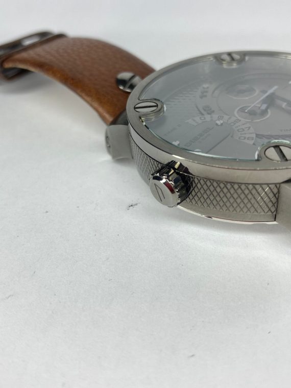Diesel Little Daddy DZ7256: Un Clásico Reimaginado - Imagen 3
